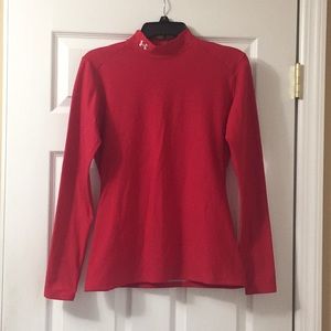 Woman’s under armour long sleeve shirt size XL